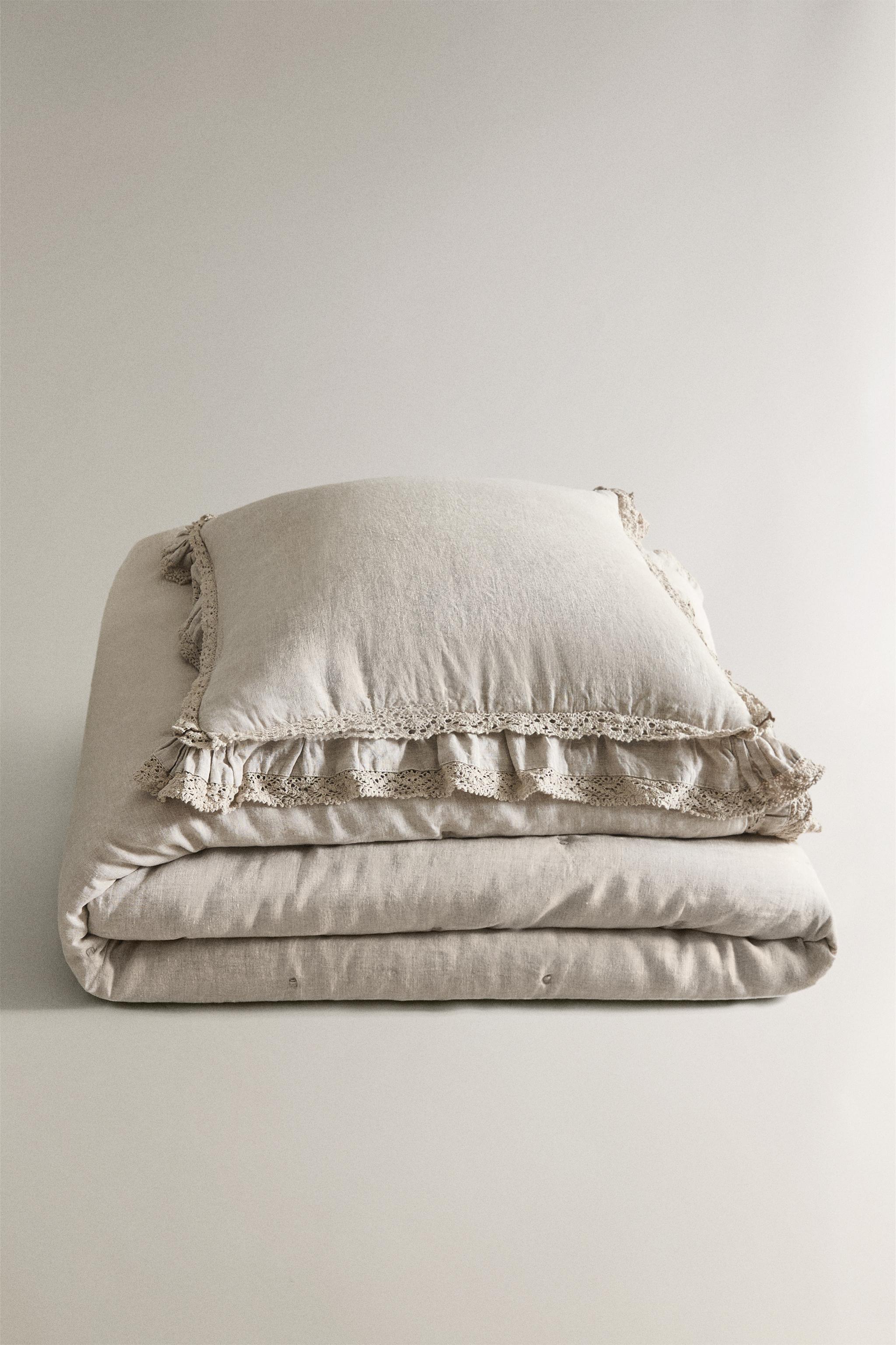 ザラホーム ZARA  刺繍 レース ベットカバー　枕カバー　セット ZARA HOME - 【D】good night ロゴ パイピング ベッドカバー 4点
