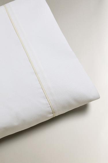 PILLOWCASE WITH PIQUÉ PIPING - White by Zara - Image 5