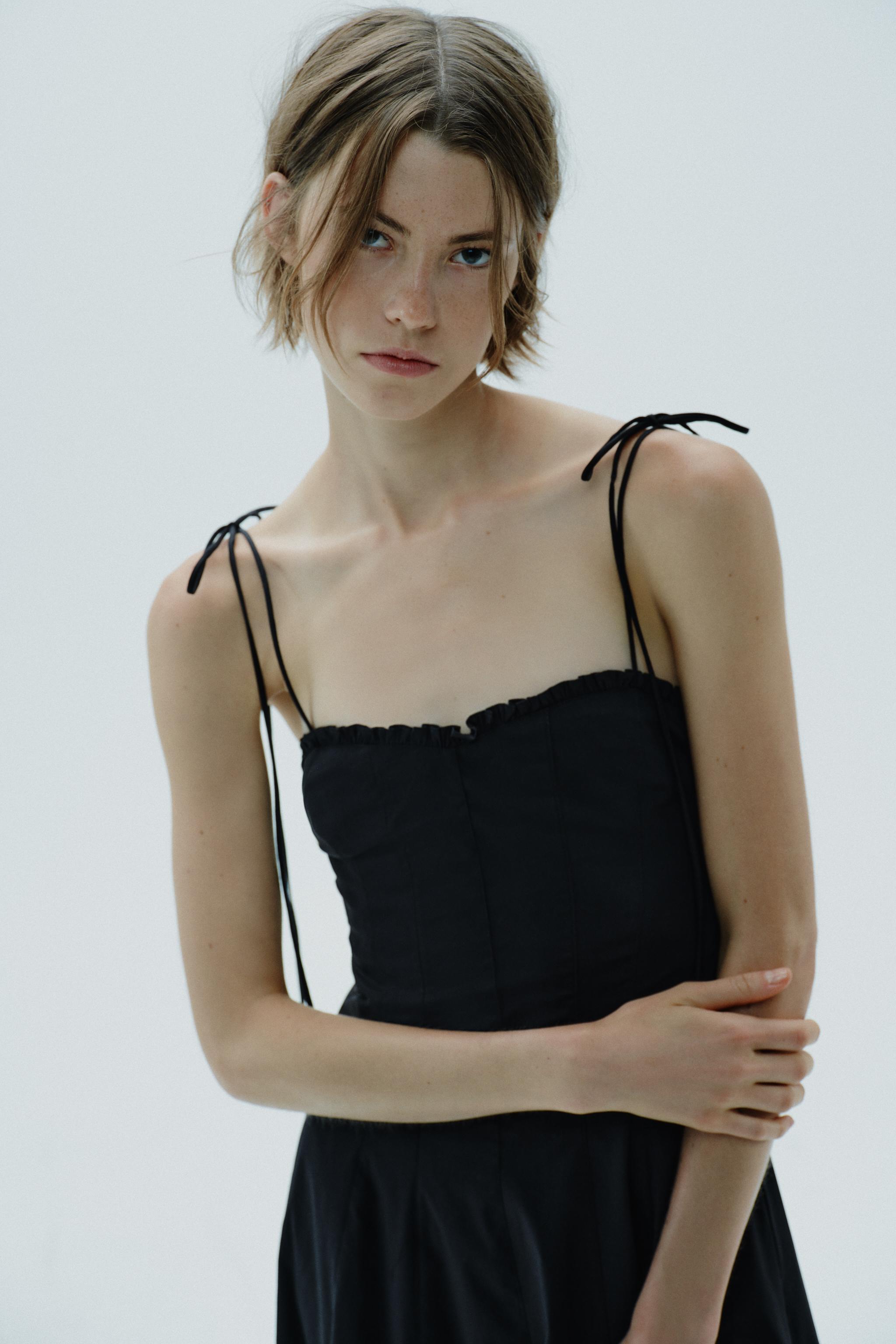 ROBE MIDI EN POPELINE À VOLANTS