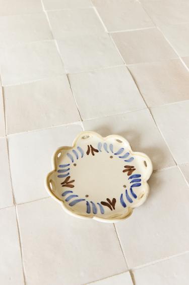 FLORAL CERAMIC SIDE PLATE - Ecru by Zara