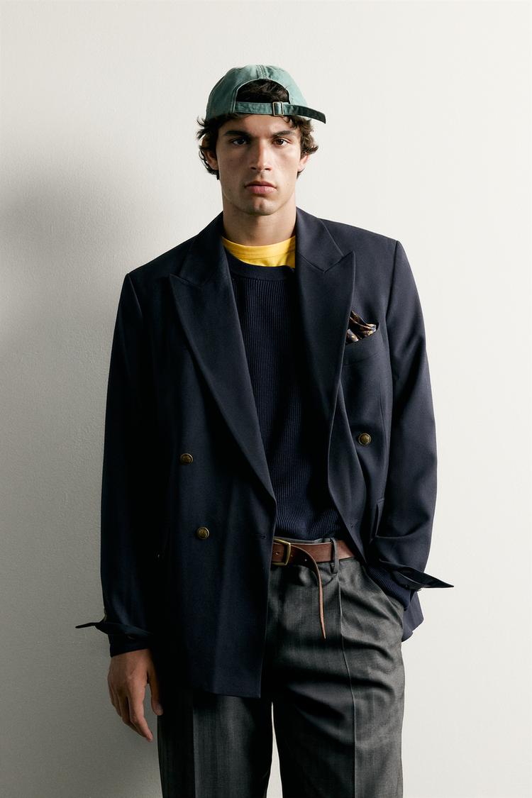 Blazer cruzado con botones dorados 2