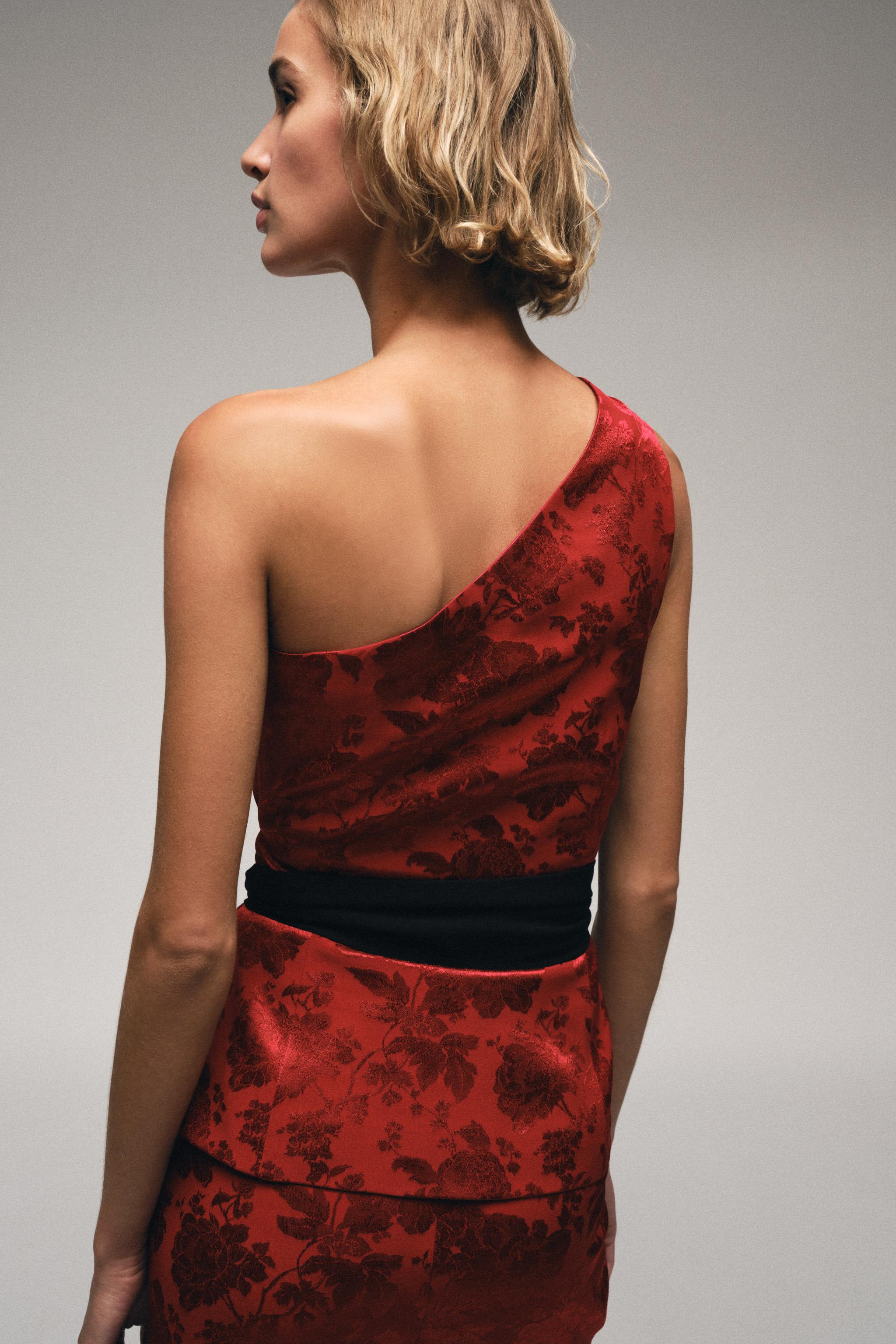 ASYMMETRIC JACQUARD BELTED TOP