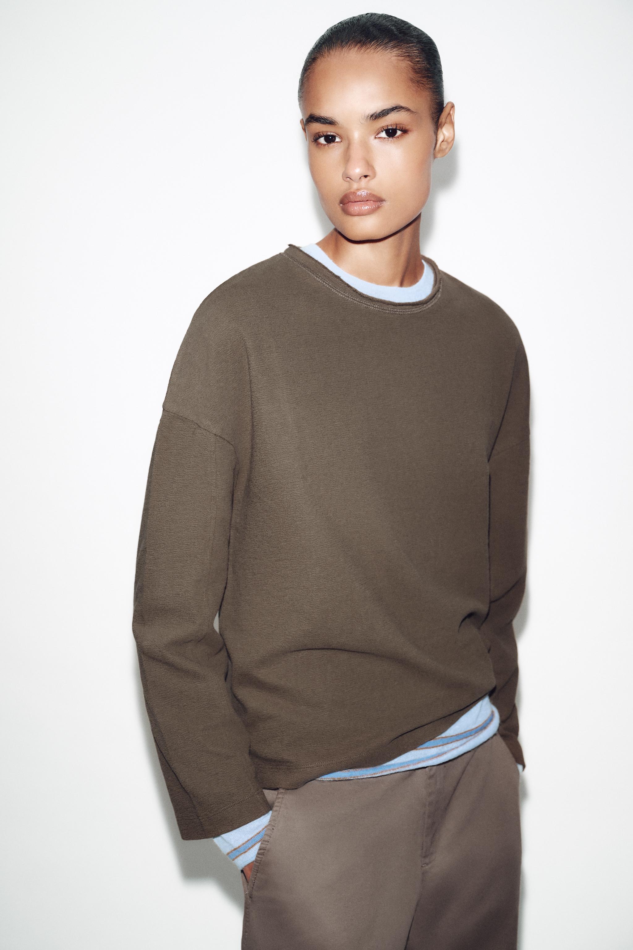 TEXTURED LONG SLEEVE T-SHIRT
