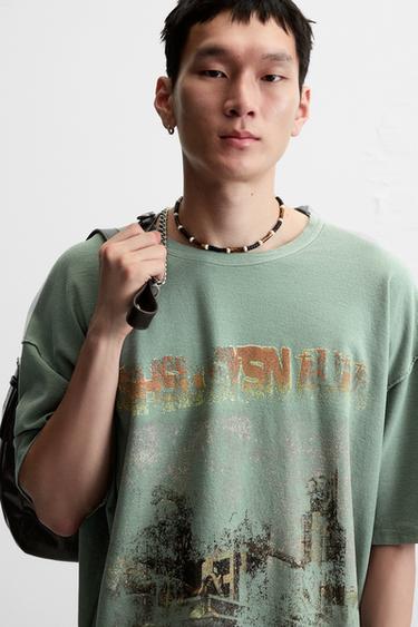 T-SHIRT EN MAILLE IMPRIMÉ DÉLAVÉ - Vert clair de Zara - Image 5