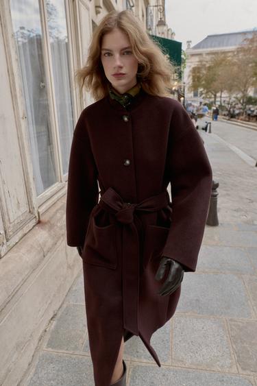 MANTEAU LONG AVEC CEINTURE - Bordeaux de Zara - Image 2
