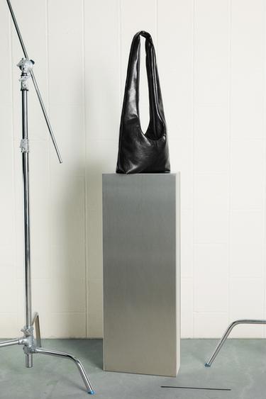 GEPOLSTERTE TASCHE – LIMITED EDITION - Schwarz von Zara - Bild 0