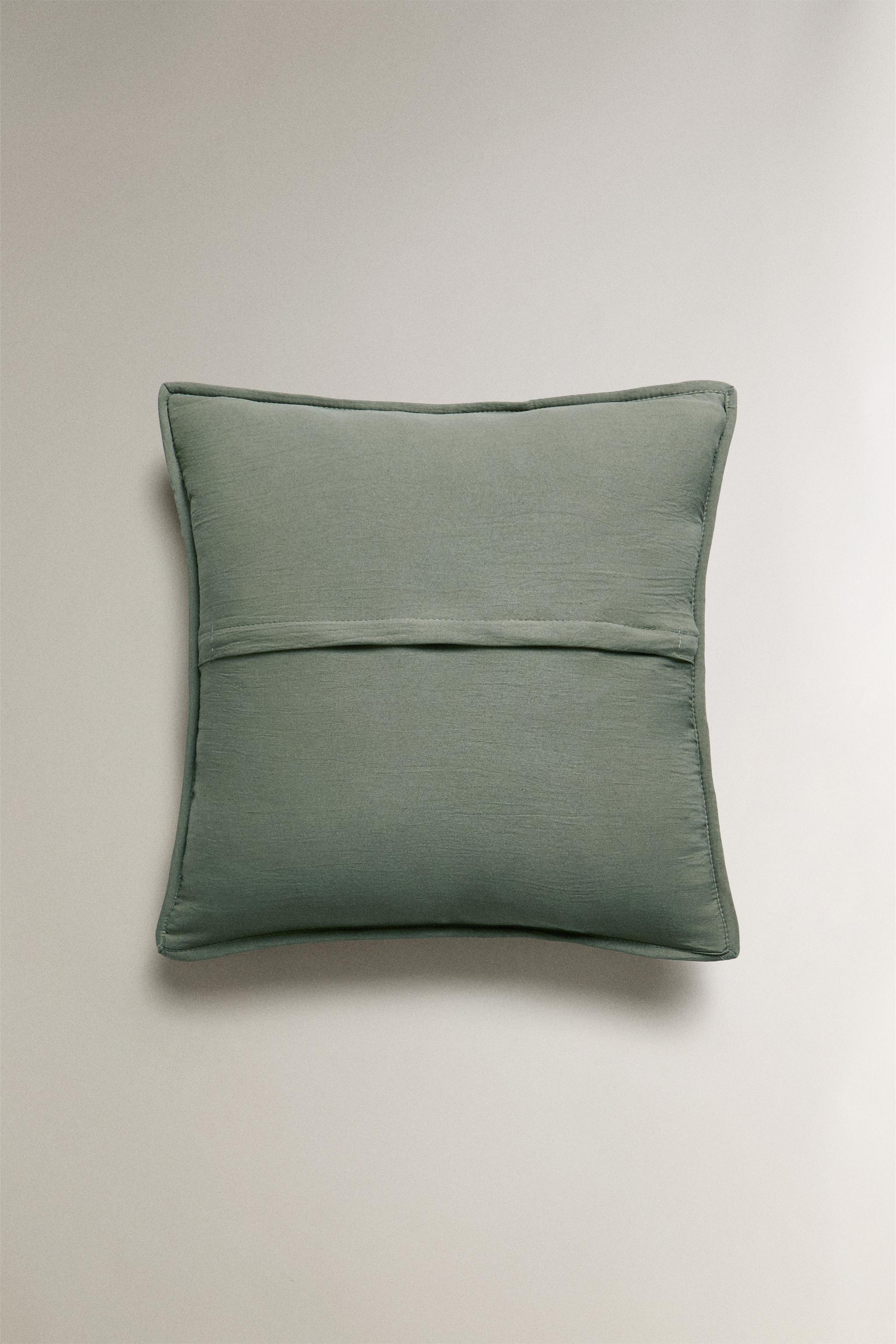 キルティング ドット クッションカバー - ベージュ | ZARA Japan