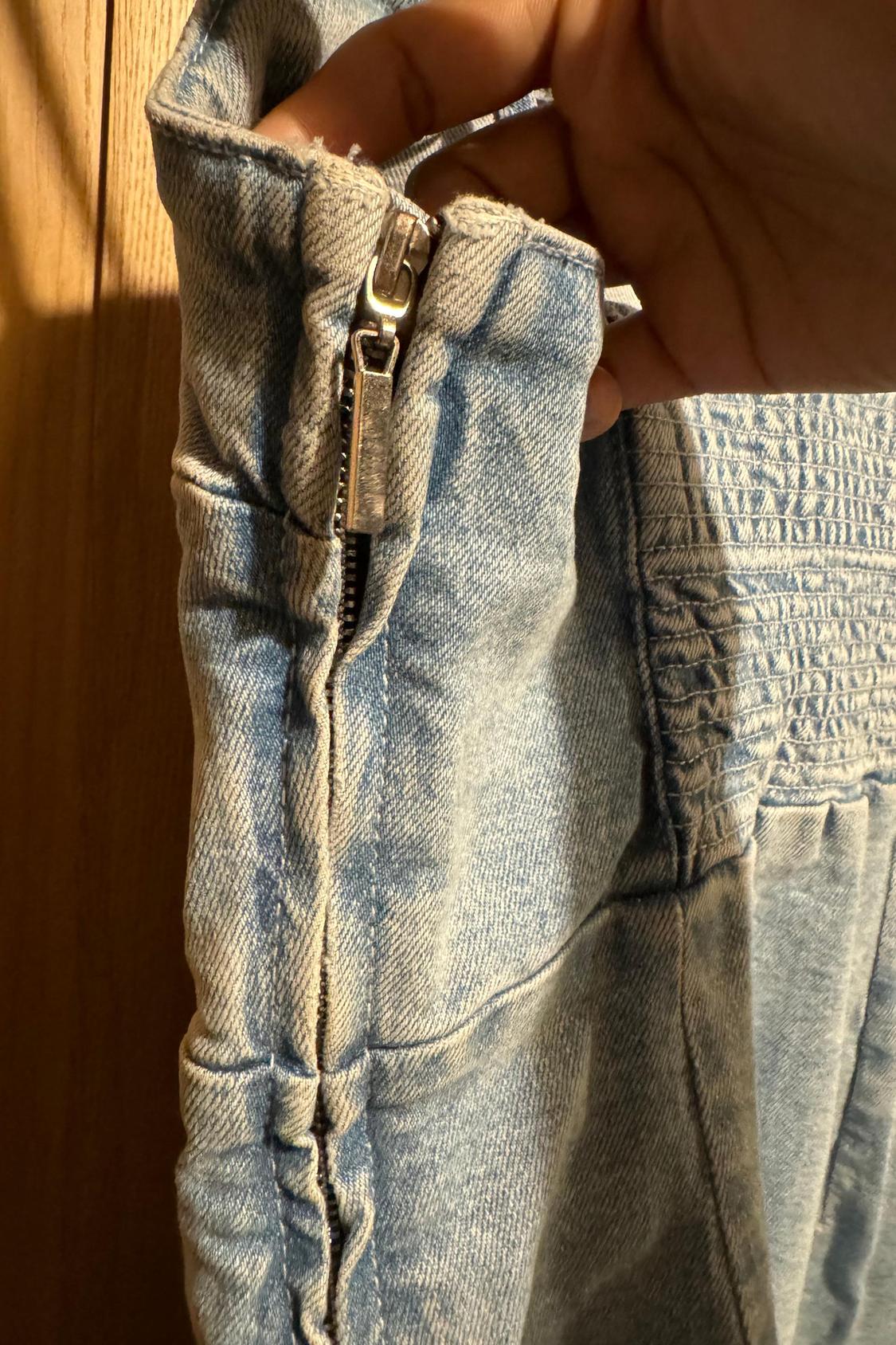 DENIM DRESS WITH STRAPS - Image 4