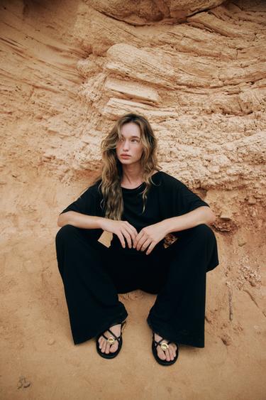 CALÇAS RETAS DE CREPE COM ABERTURAS - Preto da Zara
