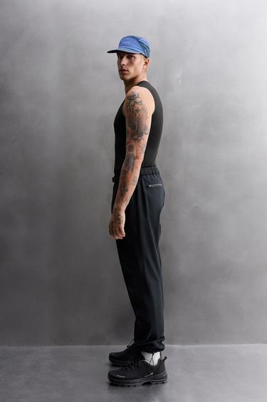 T-SHIRT TANK COMPRESSION - Noir de Zara - Image 3