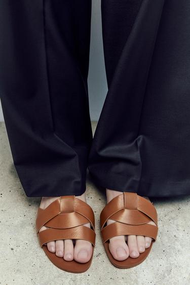 FLAT CRISS-CROSS LEATHER SLIDER SANDALS - Brown by Zara