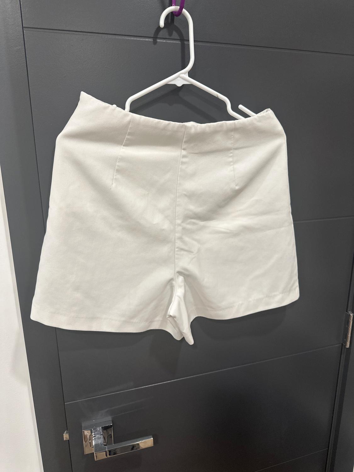 GOLD BUTTON SHORTS - Image 3