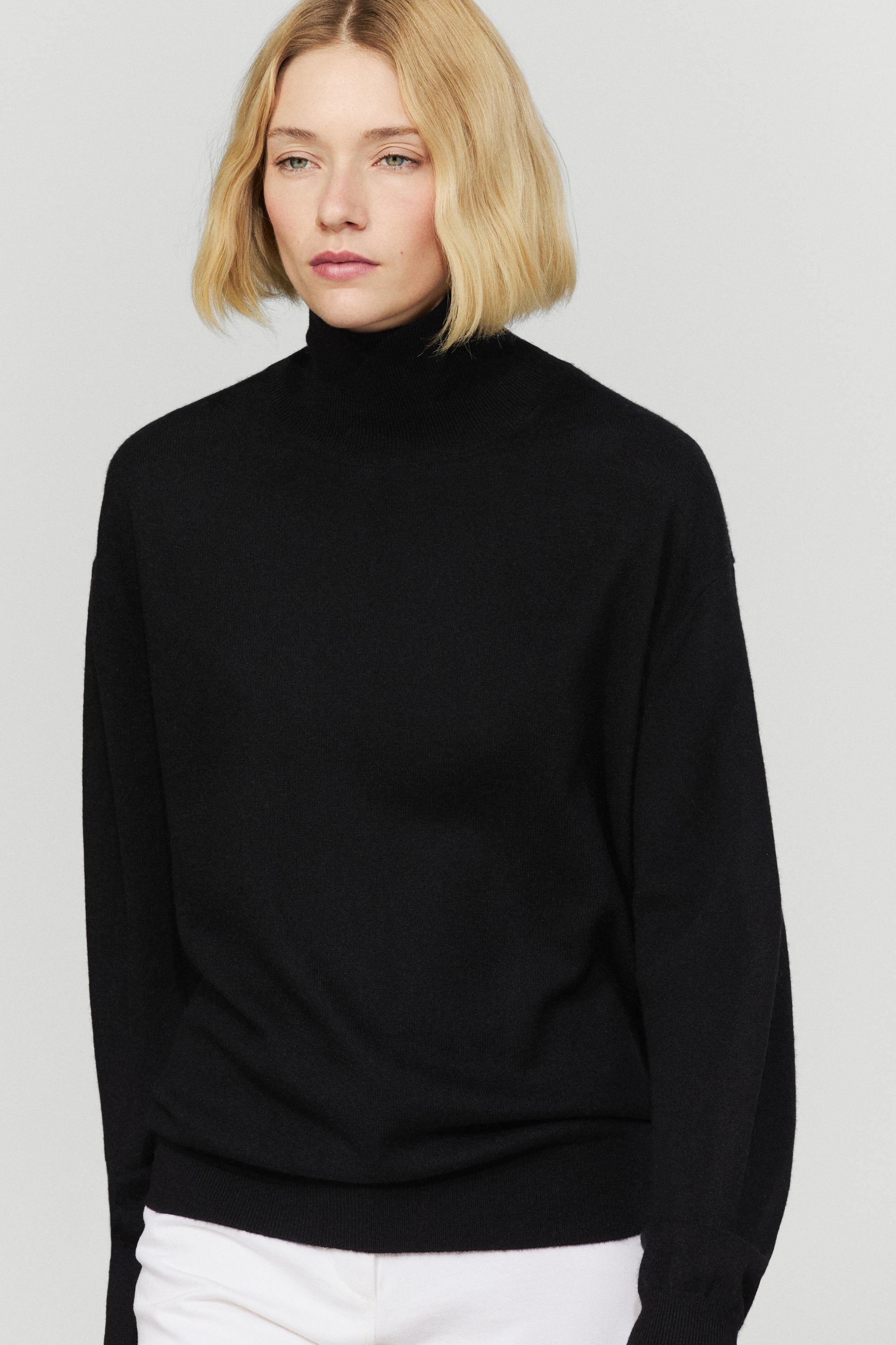 100% cashmere high neck knit sweater — Black