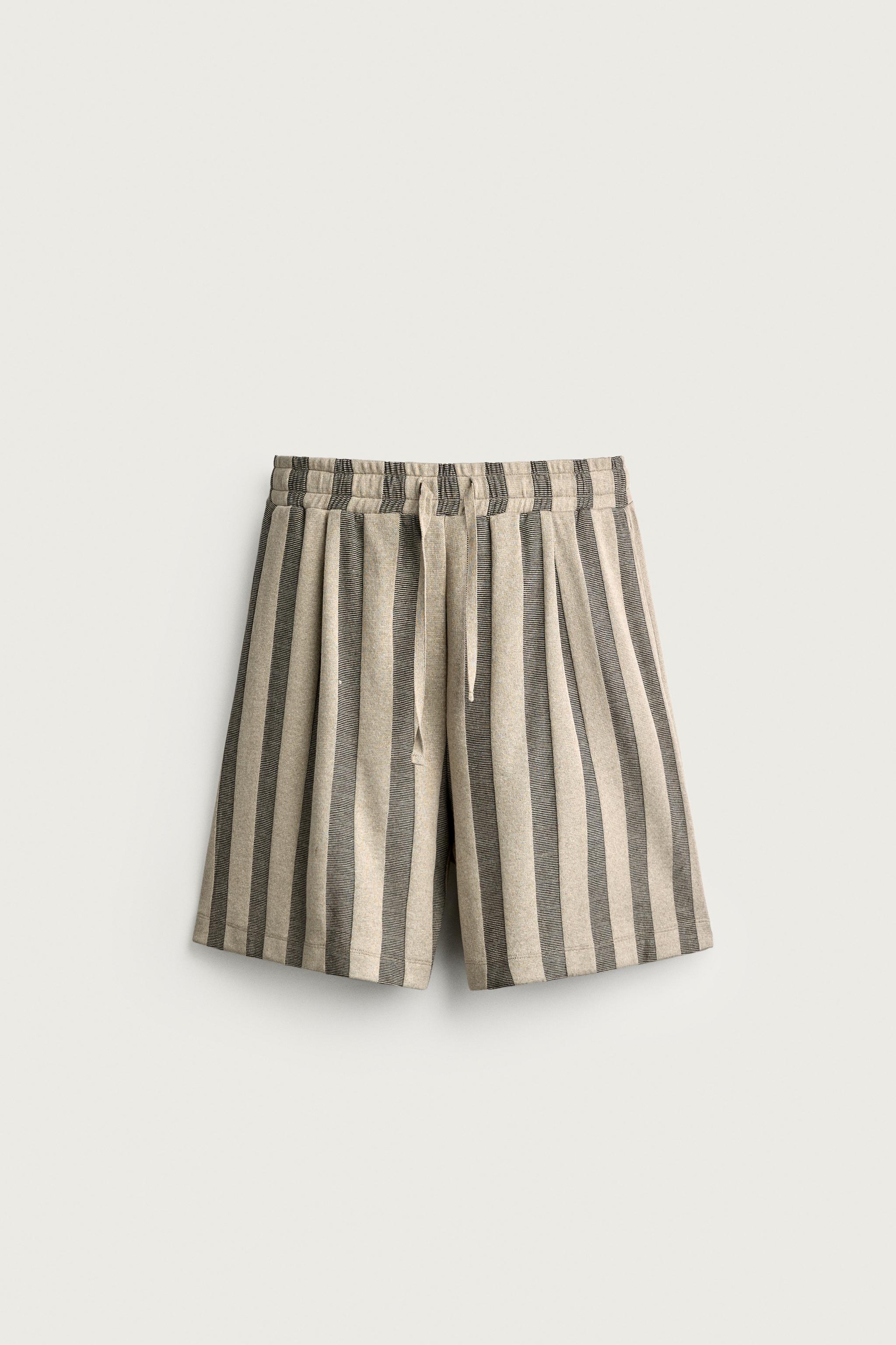 STRIPED JACQUARD PLEATED BERMUDA SHORTS — Black / Brown