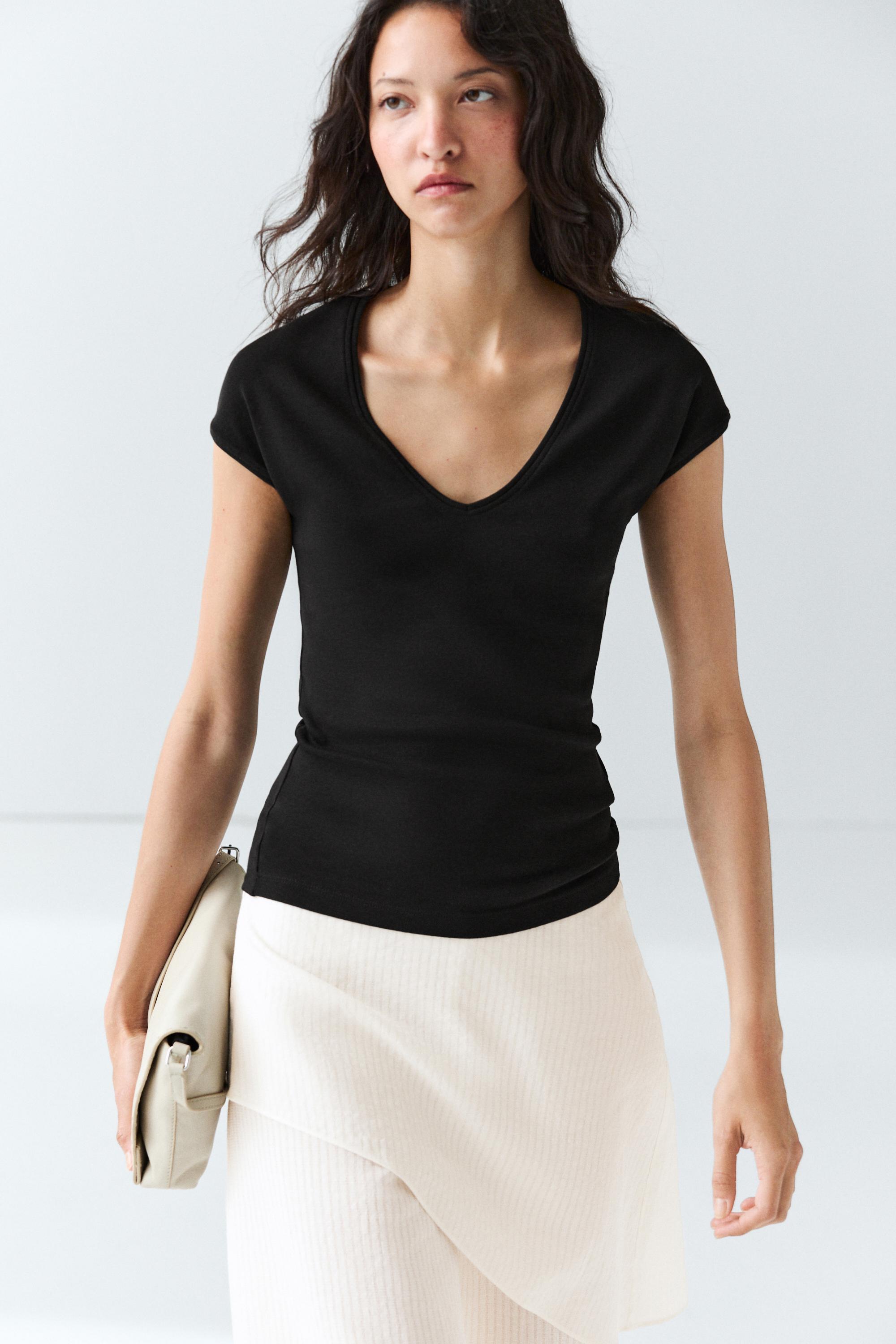 V-neck T-shirt