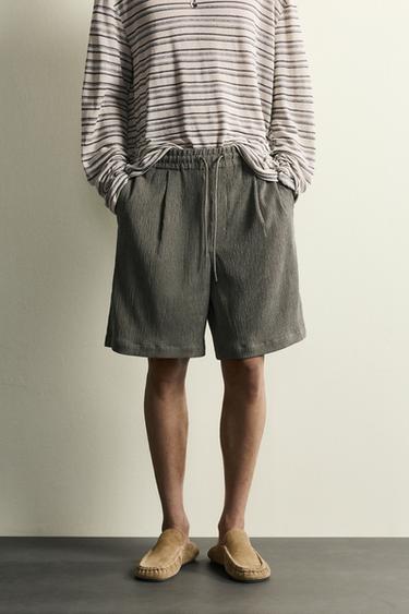 BERMUDA RELAXED FIT RELIEVE - Khaki claro de Zara