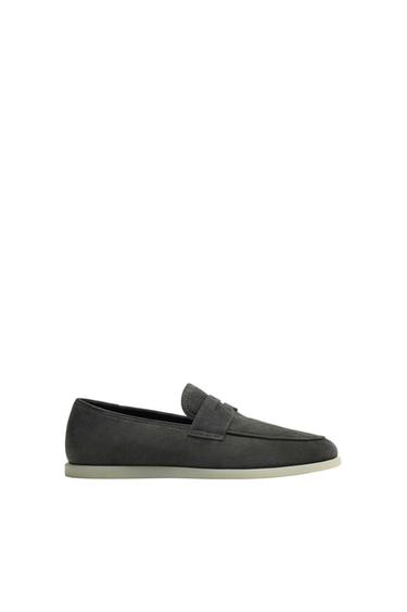 MOCASÍN PIEL CASUAL - Gris de Zara
