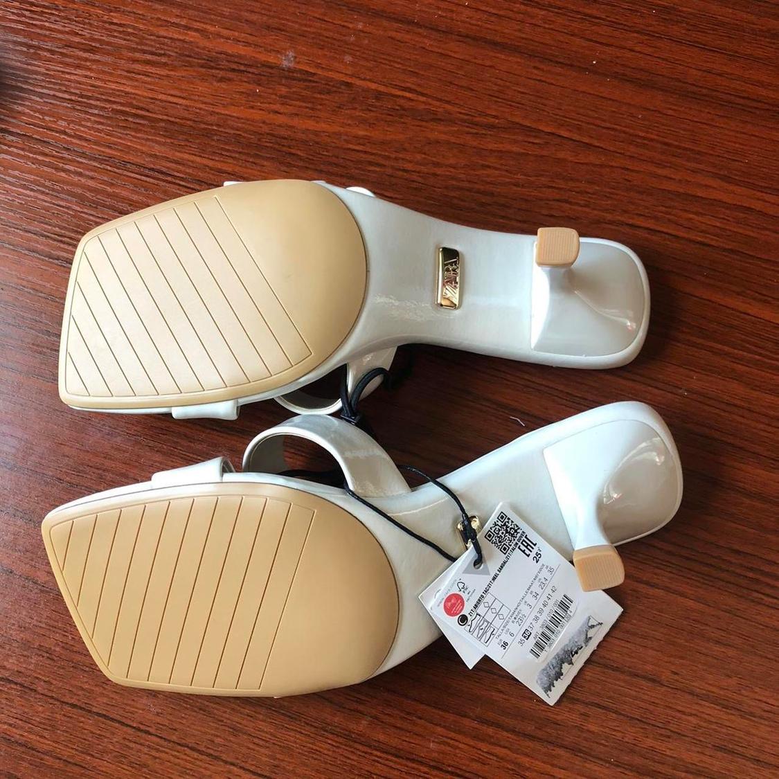 PADDED HIGH HEEL SANDALS - Image 2