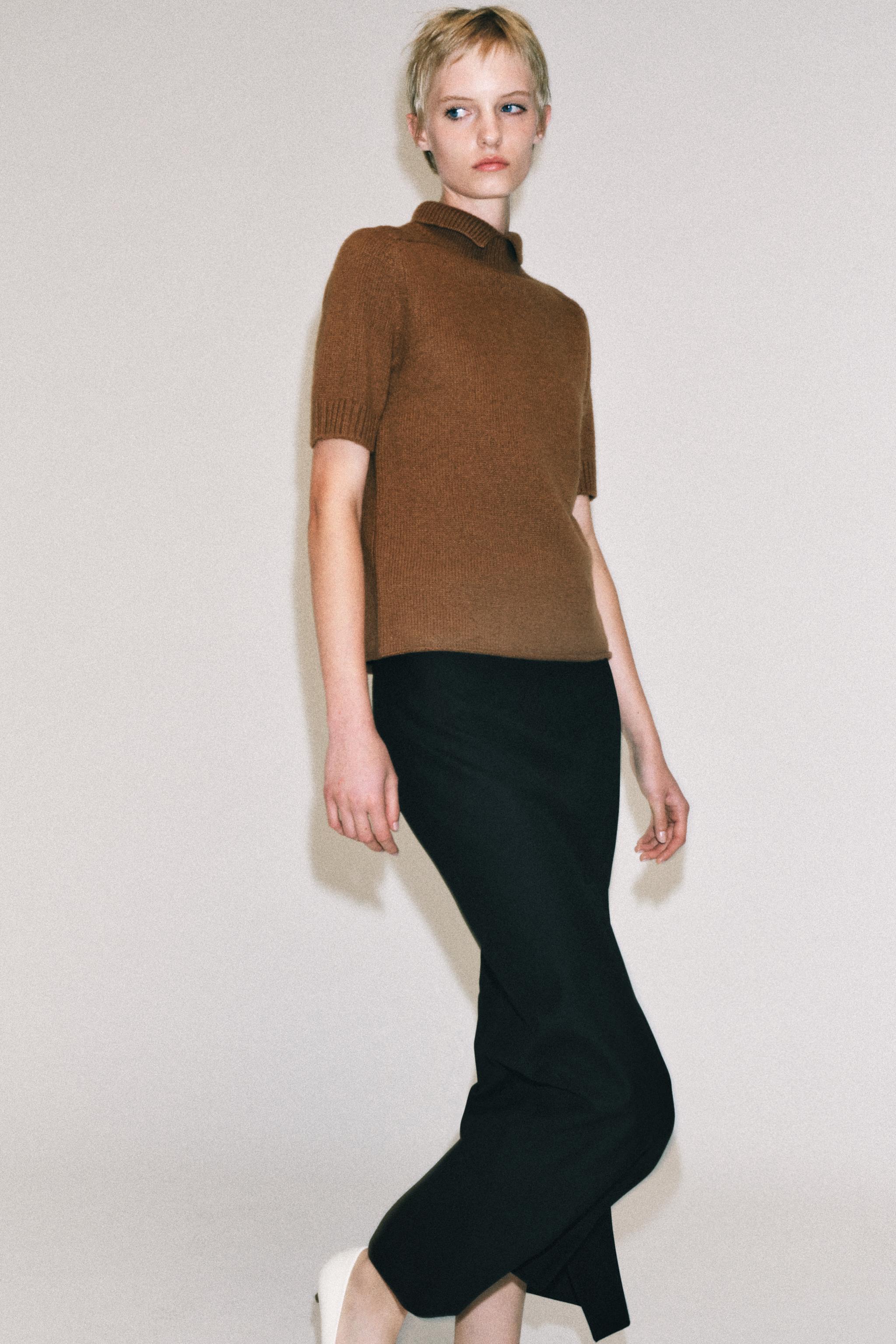100% WOOL SHORT SLEEVE SWEATER
