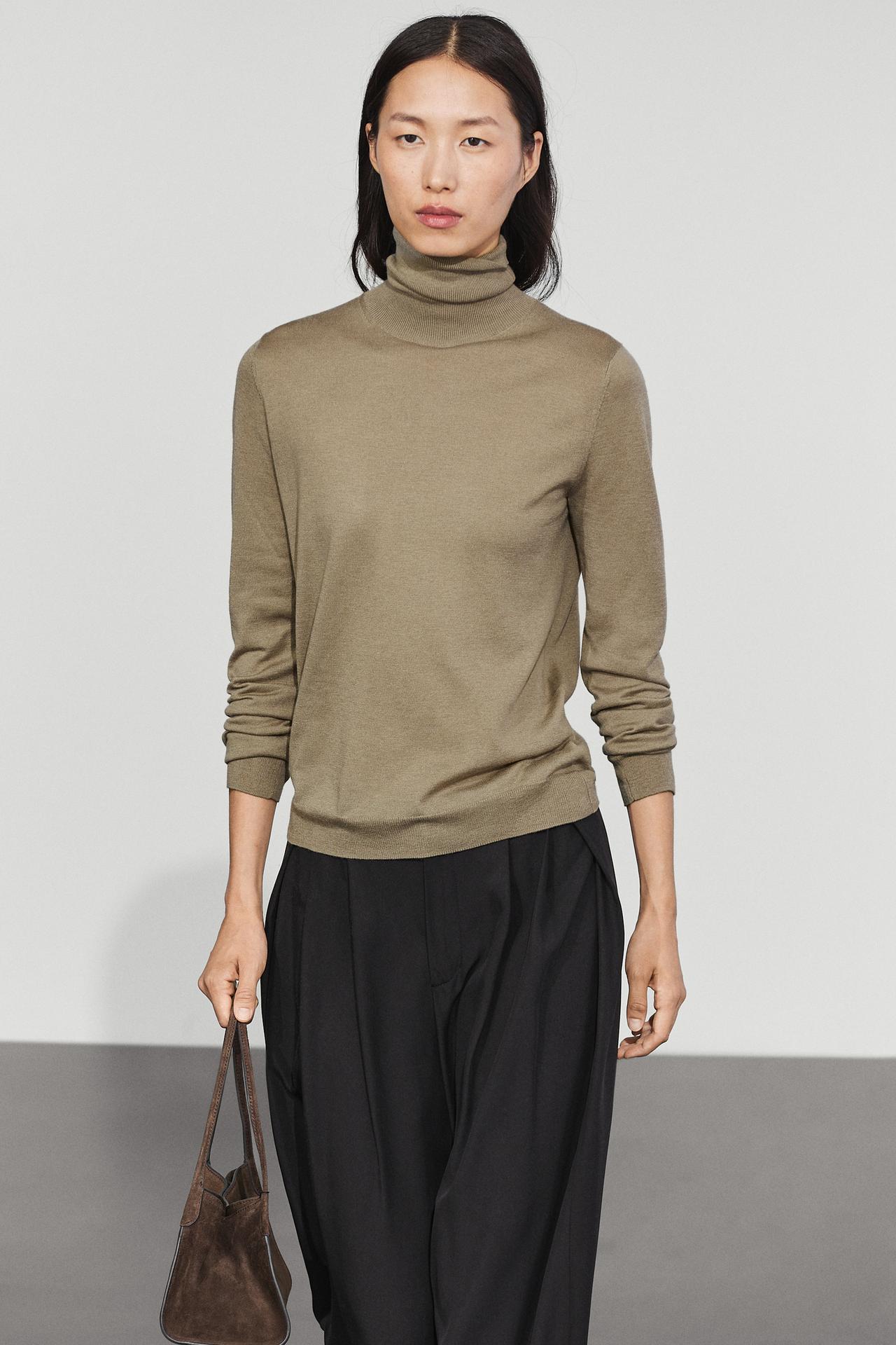 Wool-blend turtleneck knit sweater — Dark salmon