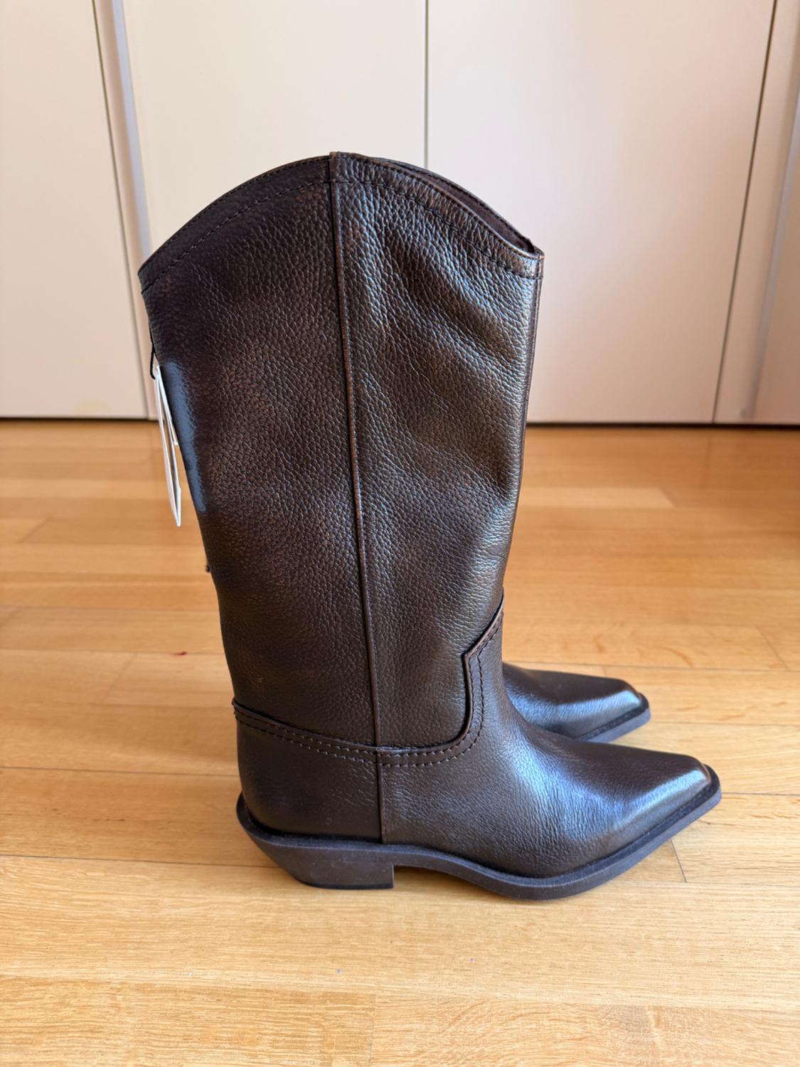 LEATHER COWBOY STYLE BOOTS - Image 2