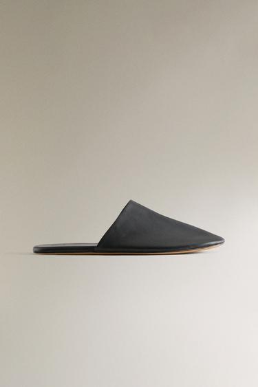 レザーフラットスリッパブラックZaraのレザーフラットスリッパ - ブラック
