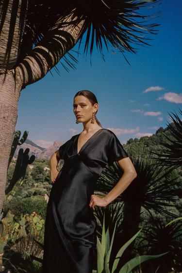 MIDI-KLEID IN SATINOPTIK - Schwarz von Zara