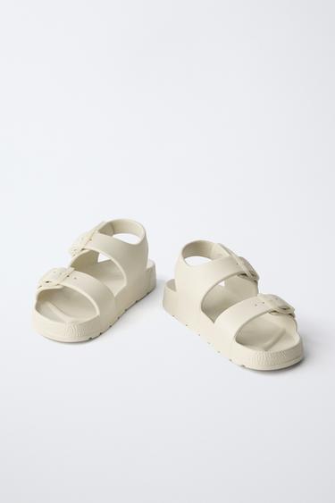SANDALES GOMMÉES À BOUCLES - Blanc écru de Zara - Image 2