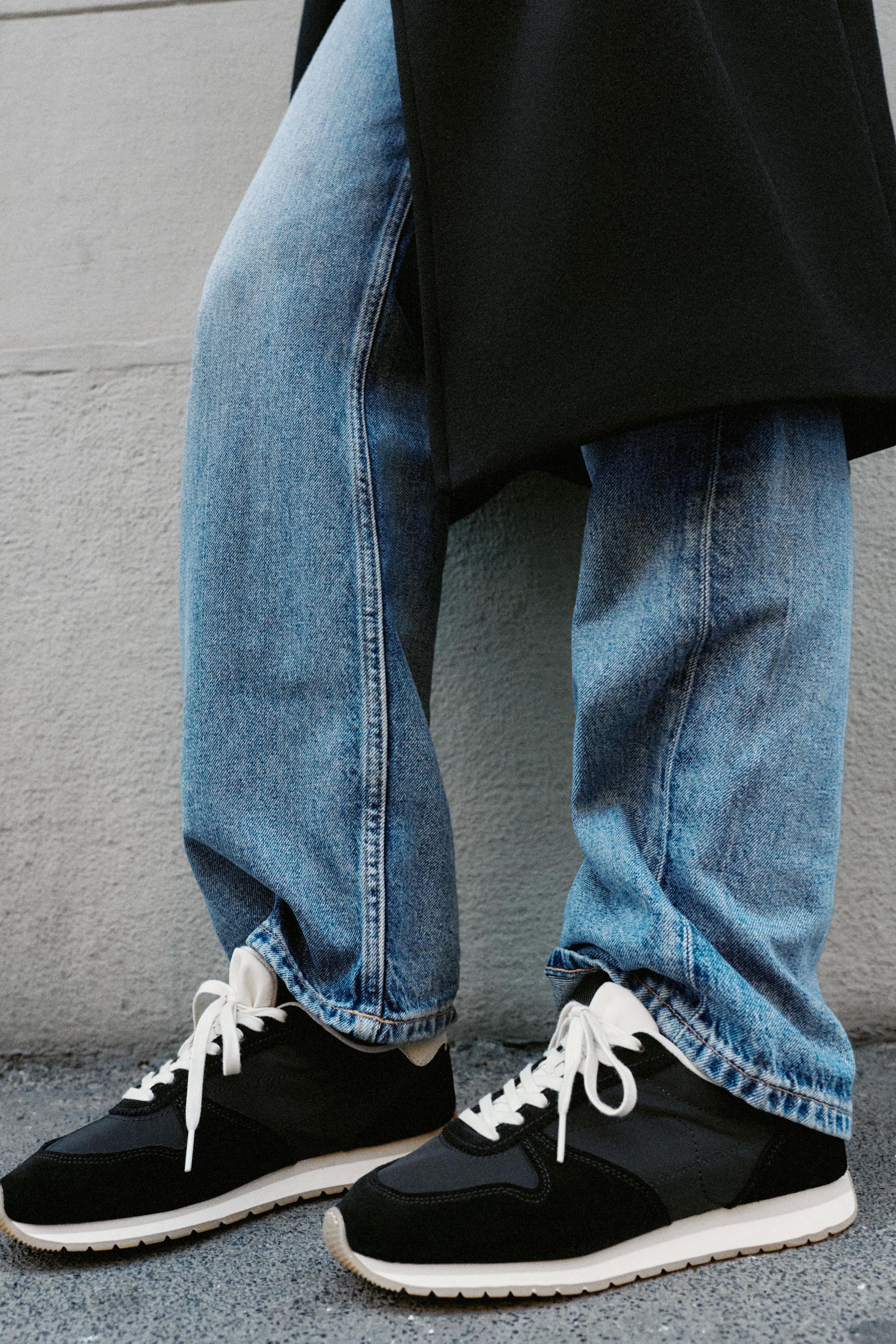 HEEL DETAIL SNEAKERS