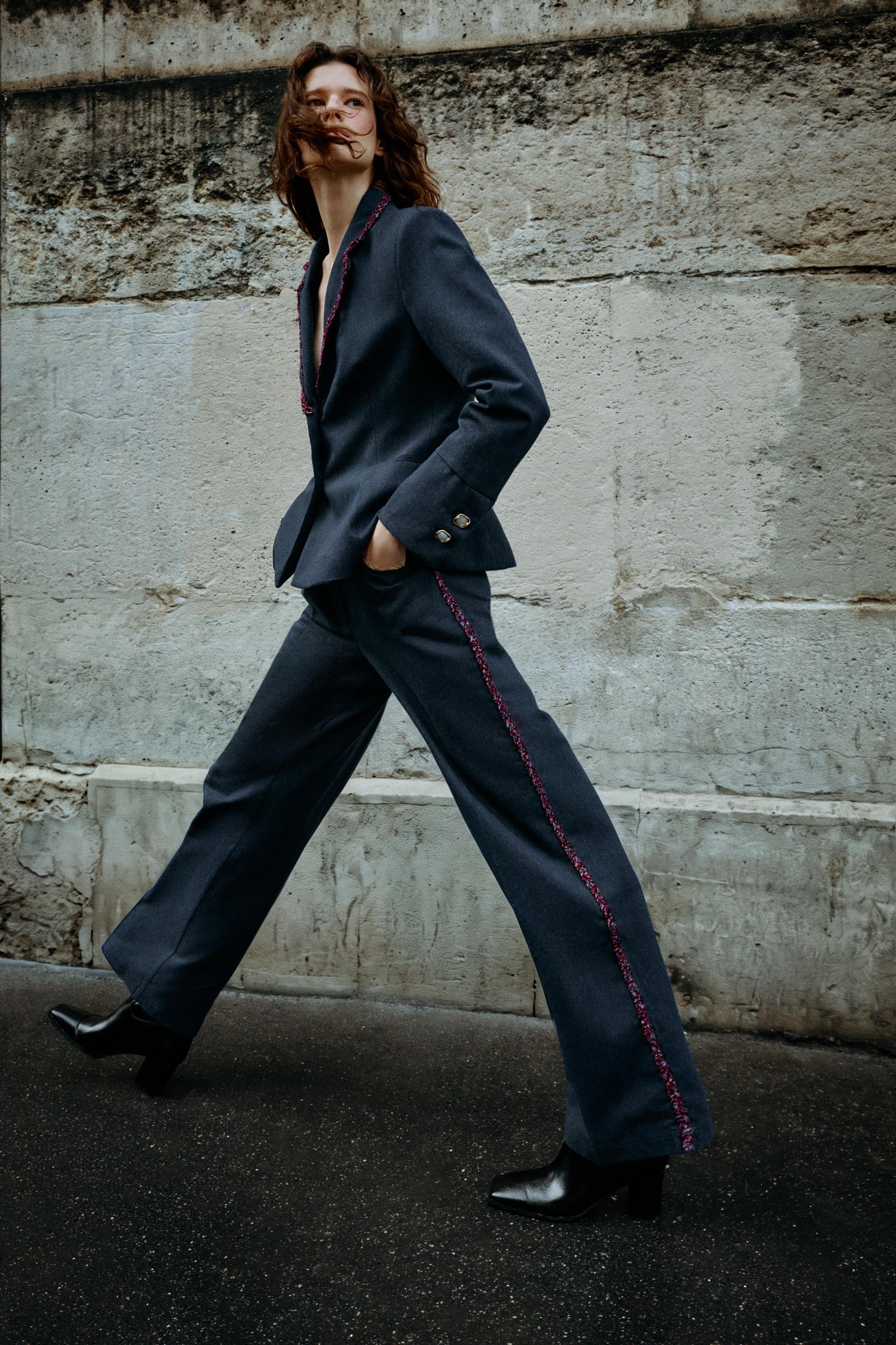 VESTE À REVERS ET PASSEMENTERIE