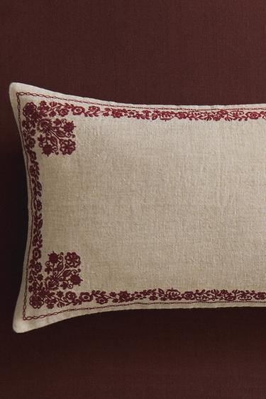 CHRISTMAS RED LEAVES CUSHION COVER - Light beige by Zara