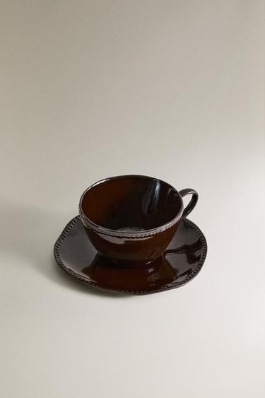 TASSE ET SOUCOUPE À CAFÉ EN GRÈS EN RELIEF - Marron de Zara - Image 1