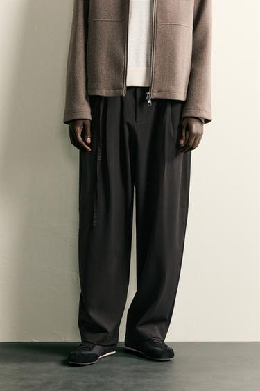 PANTALÓN BALLOON FIT PLIEGUES CINTURÓN - Marrón de Zara