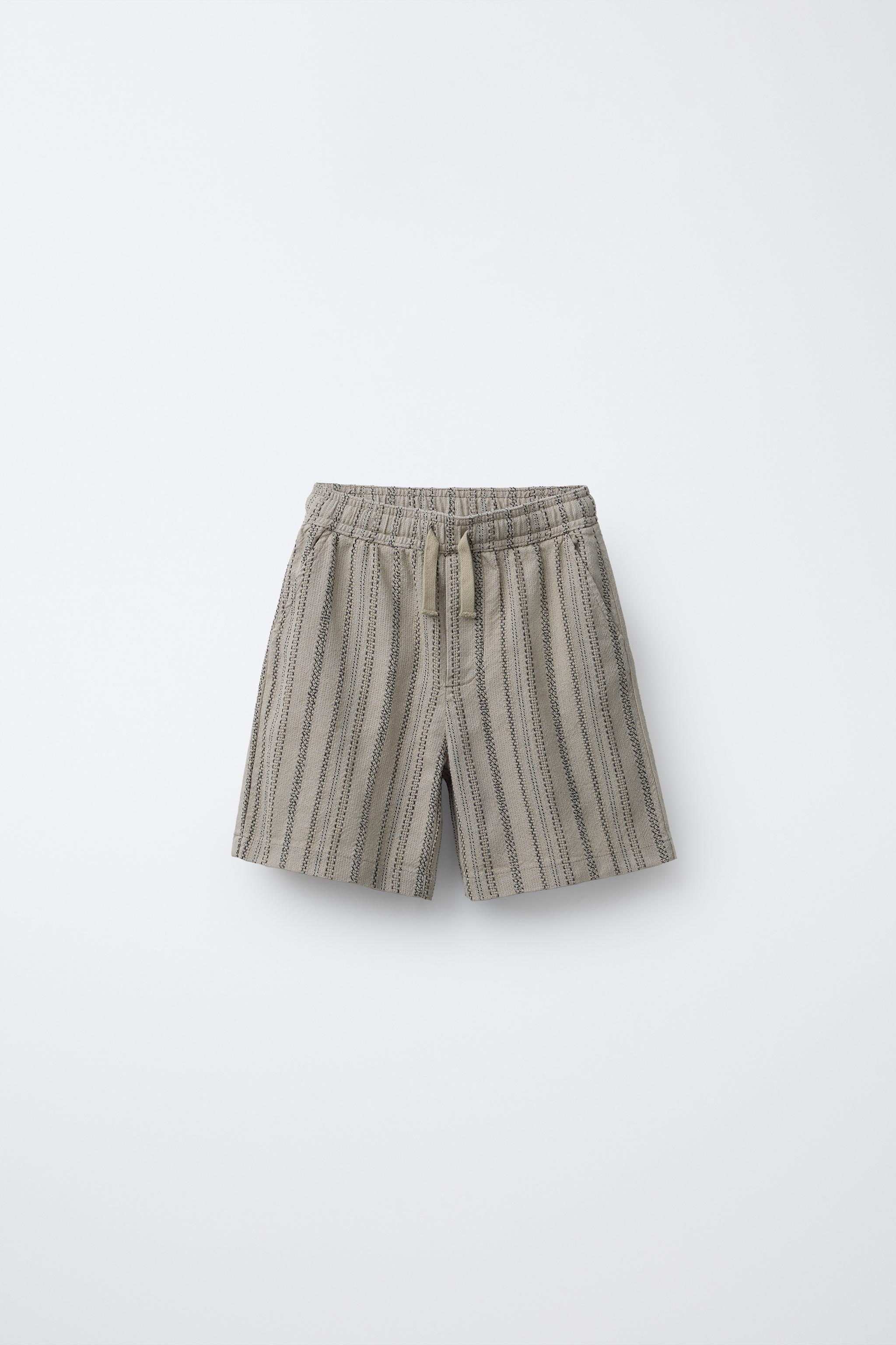 TEXTURED STRIPED SHORTS