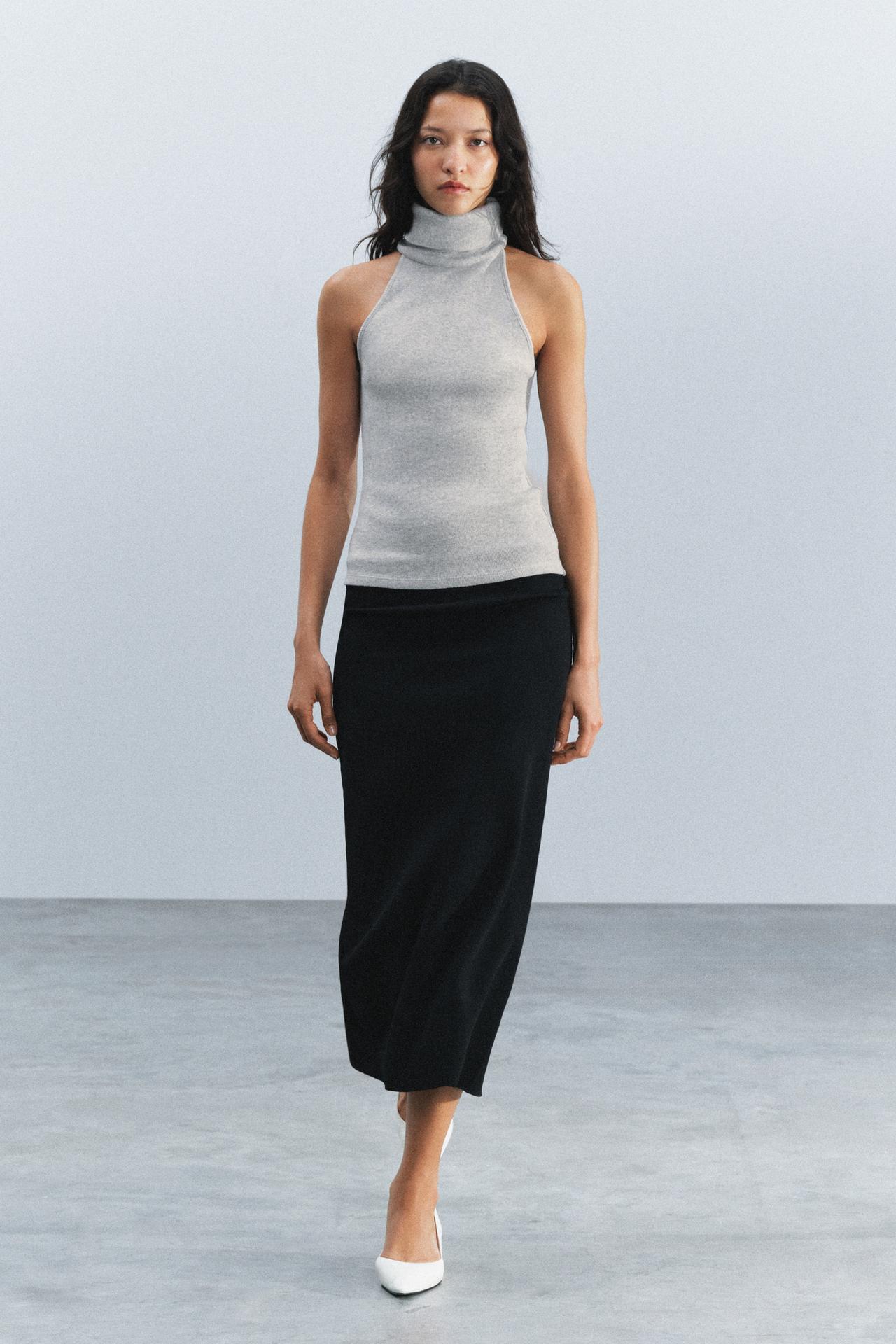 HIGH NECK TOP