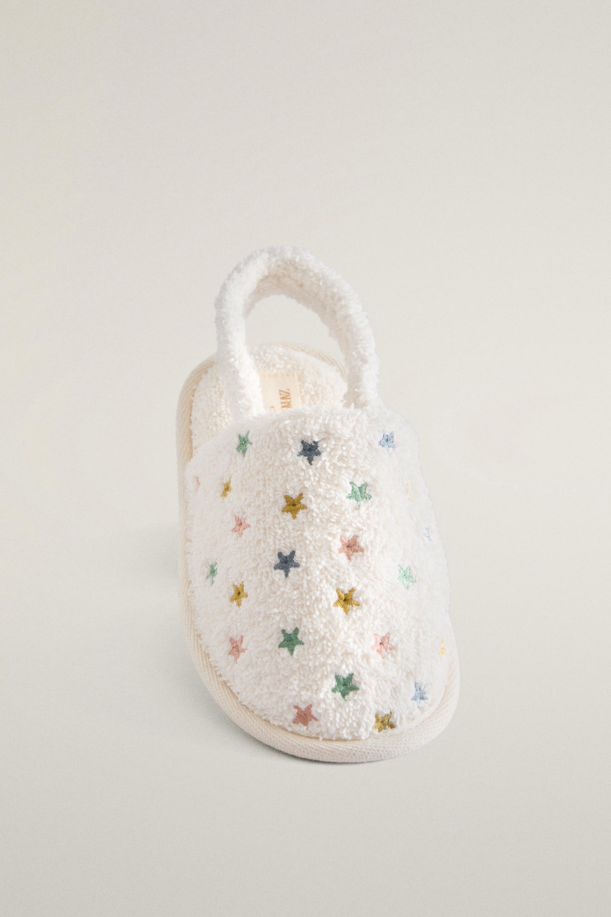 CHAUSSONS ENFANT SERVIETTE DE BAIN ÉTOILES