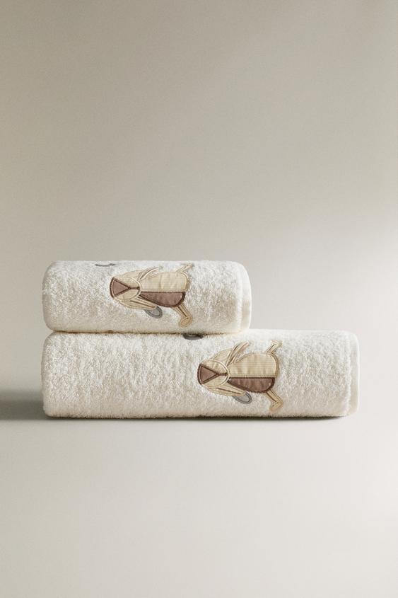 TOALHA DE BANHO INFANTIL COM COELHINHO - Branco-marfim da Zara - Imagem 0