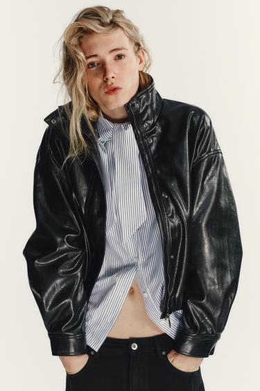 CHAQUETA EFECTO PIEL VOLUMEN - Negro de Zara
