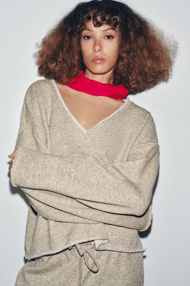 RUSTIC SWEATSHIRT WITH V-NECK - Tans by Zara - Image 3