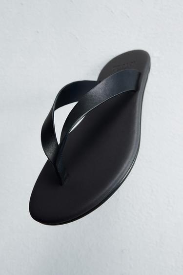 SANDALIA TIRAS - Negro de Zara