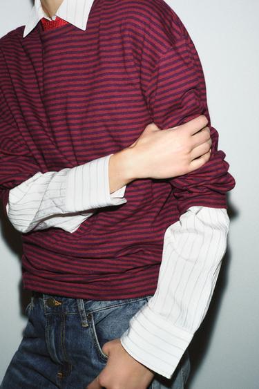 T-SHIRT À RAYURES EN COTON ET LIN - Violets de Zara - Image 1