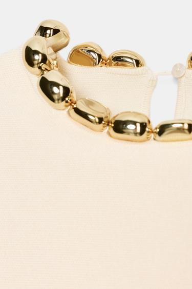 PULL EN MAILLE À BOULES COL - Écru de Zara - Image 8