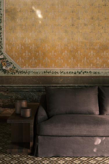 SOFA 01 - Aubergine by Zara