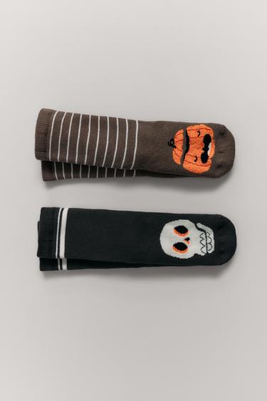 PACK DOS CALCETINES ANTIDESLIZANTES CALABAZA Y CALAVERA - Marrón de Zara