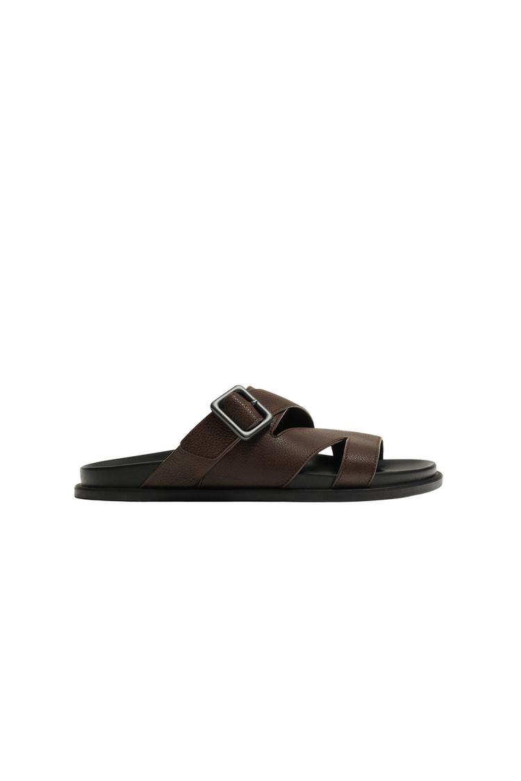 SANDALIAS DE CUERO CON TIRAS
