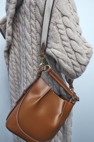 BOLSO SACA PESPUNTE - Tostado oscuro de Zara - Imagen 0