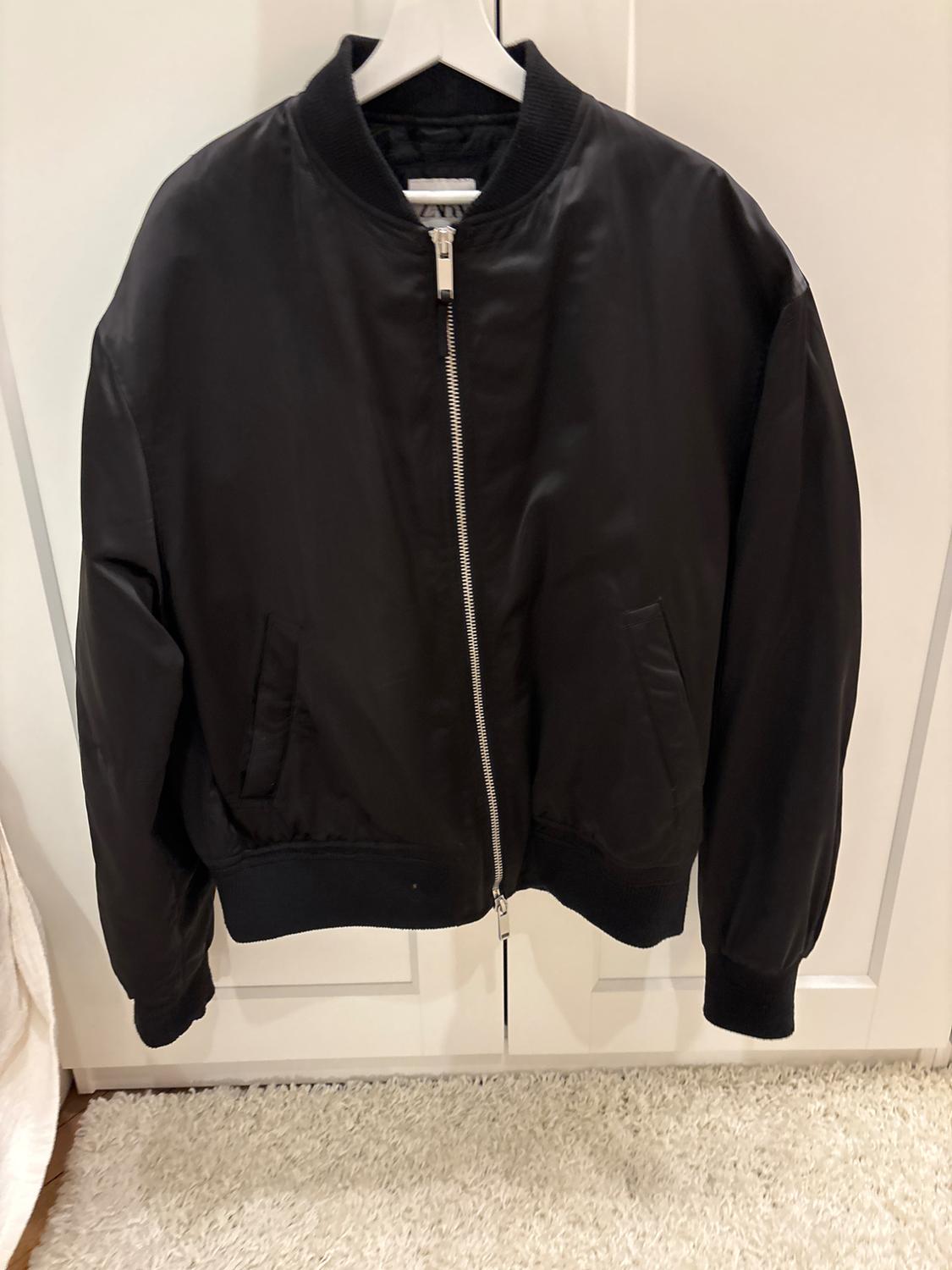 BASIC BOMBER JACKET