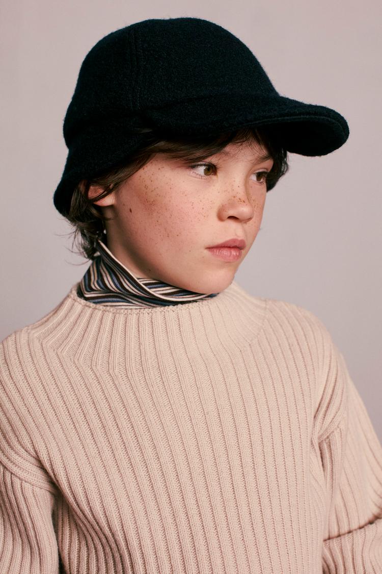 Gorra 100% lana created by caramel london x zara