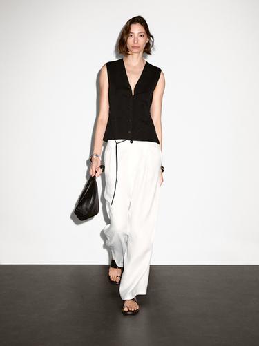 Zara V-neck knit vest - Black - Image 0