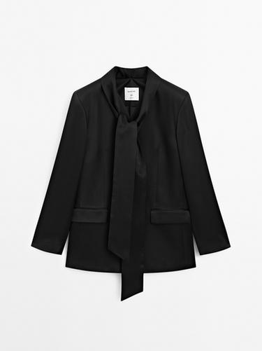 Americana satinada detalle fular - STUDIO - Negro de Zara